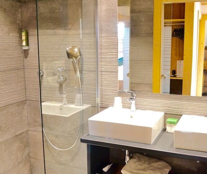 غرفة عائلية متصلة, Les Gentianettes Hotel & Spa