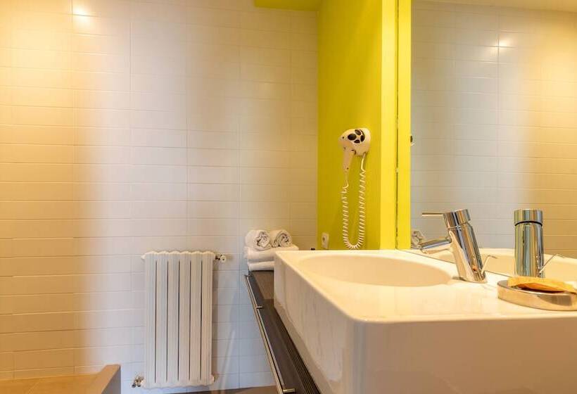 스탠다드 룸, De La Vallee