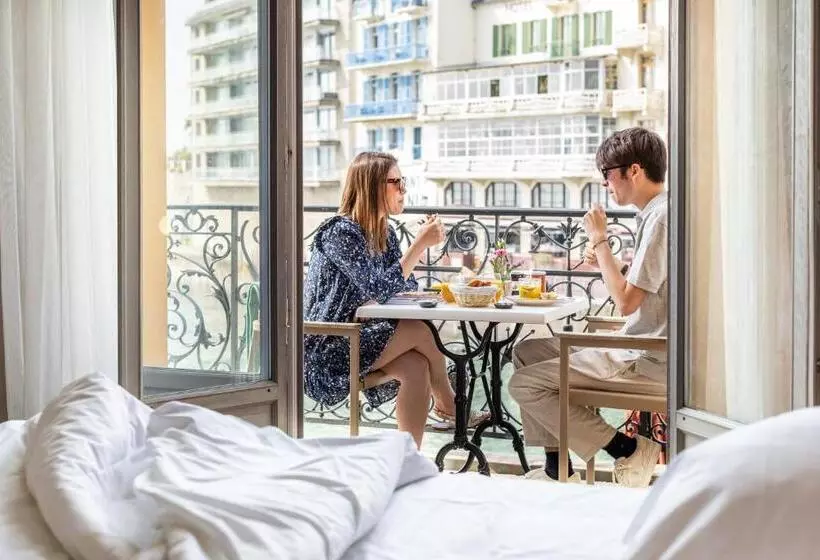 اتاق استاندارد با بالکن, De La Vallee