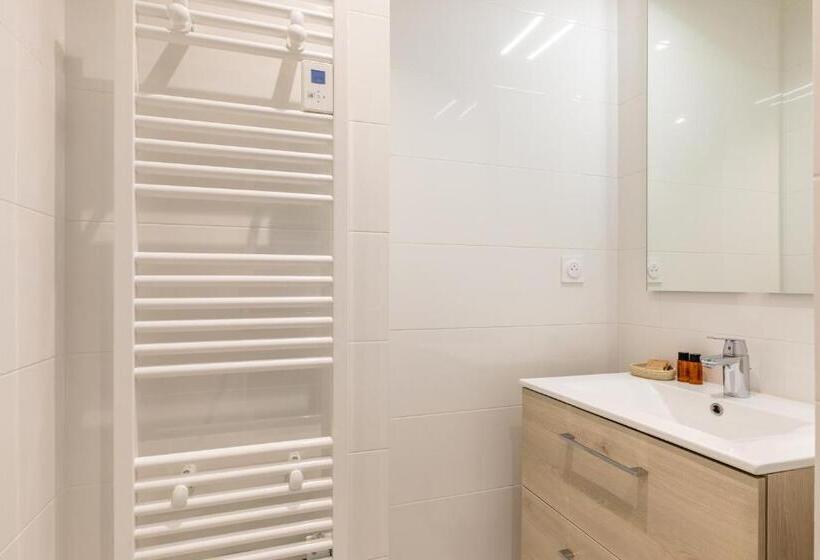 스탠다드 룸, De La Vallee