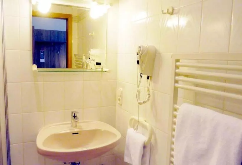 Quarto Triplo Standart, Grader