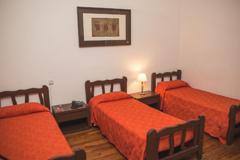 اتاق استاندارد سه نفره, Gran Hotel Victoria Cordoba Argentina