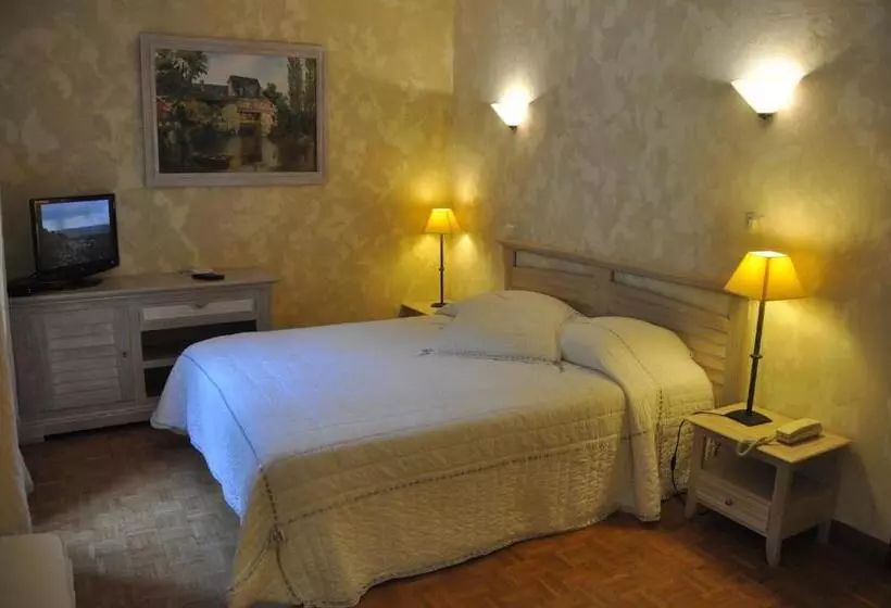 スタンダードルーム, Logis Hostellerie Du Grand Duc Hôtel Restaurant