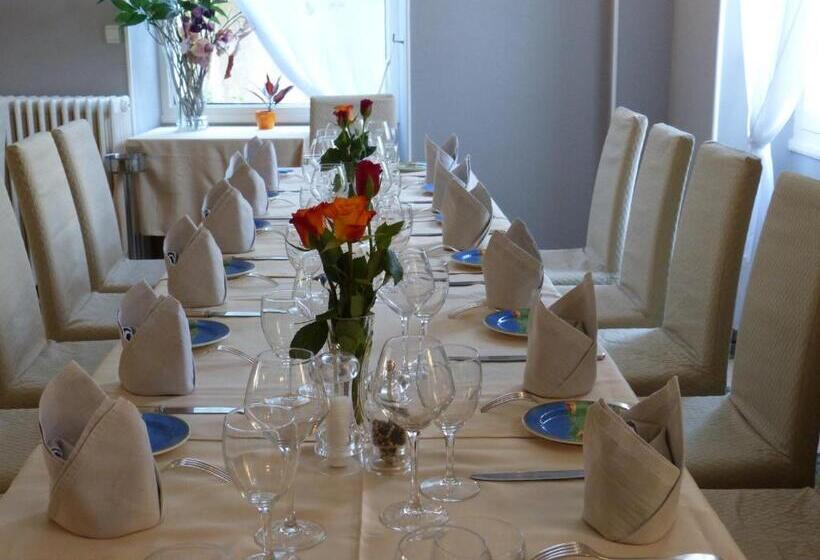 Номер Стандарт Вид на Сад, Hôtel Restaurant Le Relais