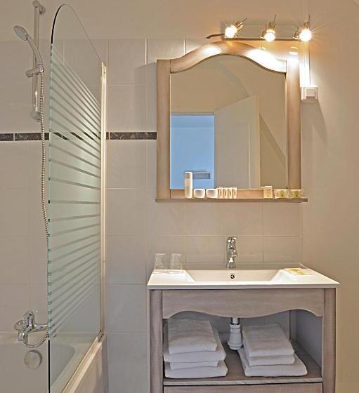 غرفة كلاسيكية ثلاثية, La Promenade