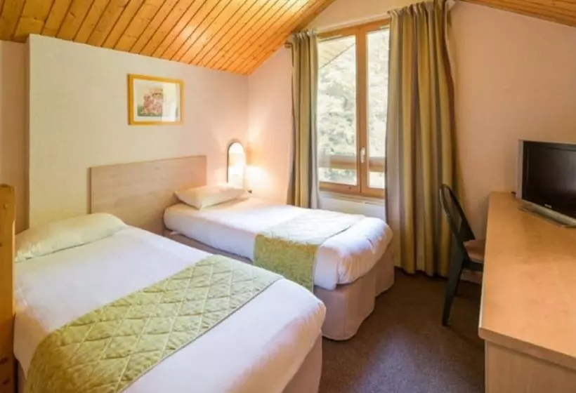 スタンダードトリプルルーム, Le Bois Dormant Hôtel Restaurant & Spa Logis Hôtel