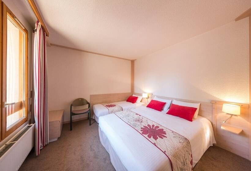 Номер Стандарт Трехместный, Le Bois Dormant Hôtel Restaurant & Spa Logis Hôtel