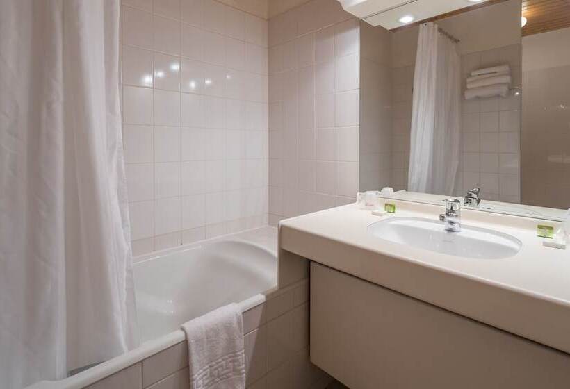 Четырехместный Номер Стандарт, Le Bois Dormant Hôtel Restaurant & Spa Logis Hôtel