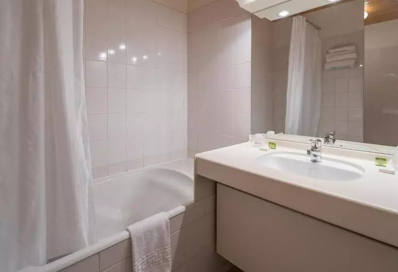 スタンダード5人部屋, Le Bois Dormant Hôtel Restaurant & Spa Logis Hôtel