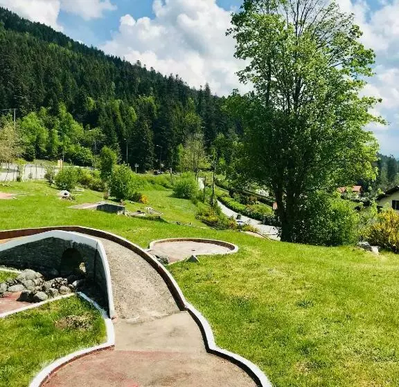 اتاق استاندارد با چشم‌انداز باغ, Le Chalet Au Bord Du Lac
