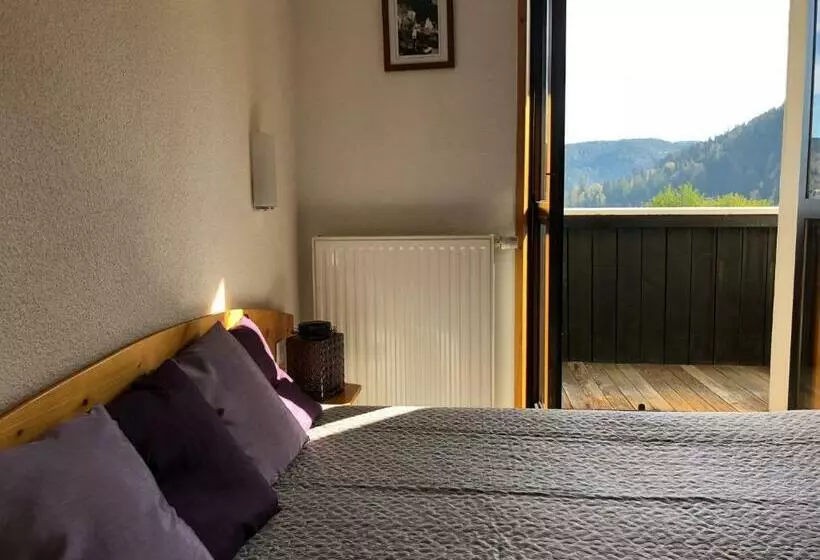 اتاق استاندارد با چشم‌انداز دریاچه, Le Chalet Au Bord Du Lac