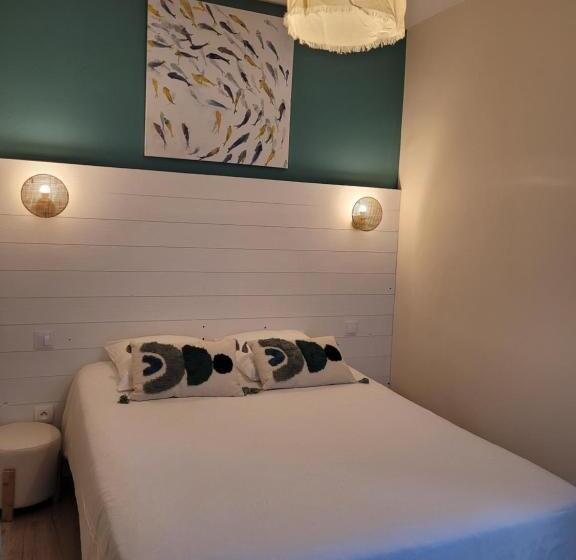 סטודיו משפחתי, Hôtel Le Rivage