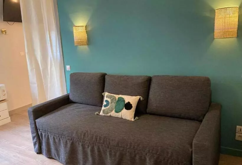 ファミリーステューディオ, Hôtel Le Rivage