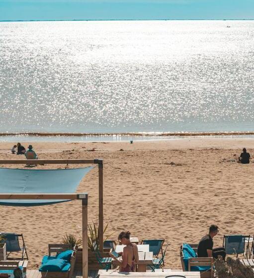 غرفة عائلية مطلّة علي البحر, Hôtel Le Rivage