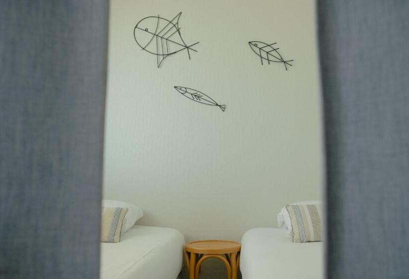 غرفة عائلية مطلّة علي البحر, Hôtel Le Rivage