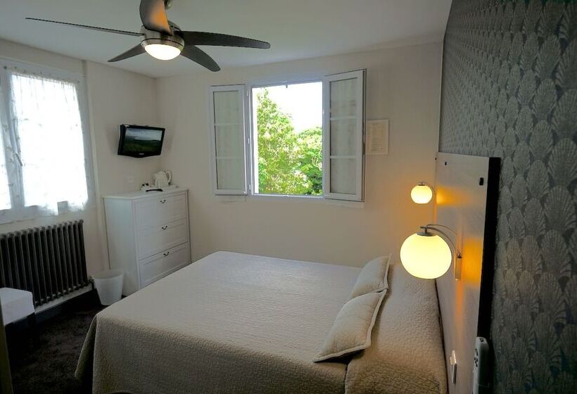 4인용 스탠다드 룸, Logis Hôtel Restaurant Clair Cottage, Chisseaux   Chenonceaux