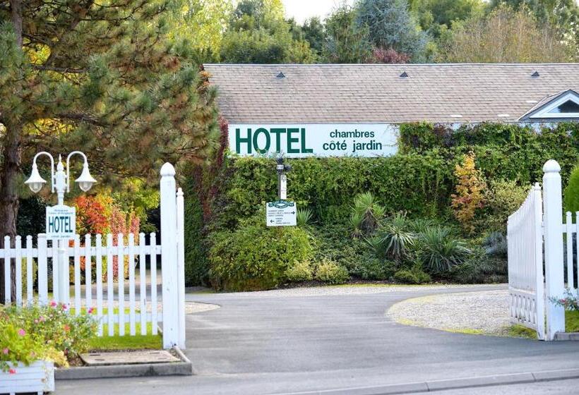 חדר סטנדרט לשלושה עם נוף לגינה, Logis Hôtel Restaurant Du Lion D Argent Et Des Tanneries