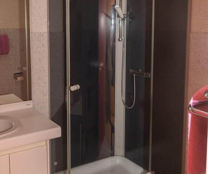 חדר סטנדרט, Logis Hotel Restaurant Le Faudé