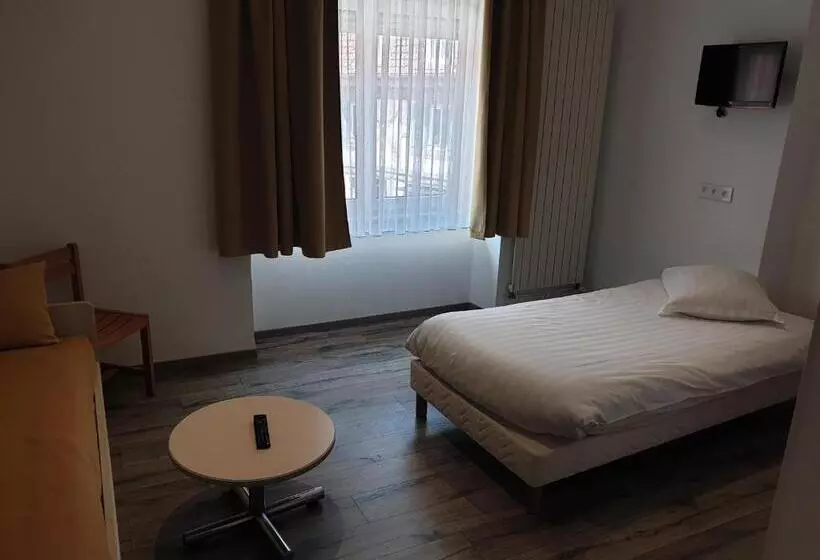 応接間付きスタンダードルーム, Logis Hotel Restaurant Le Faudé