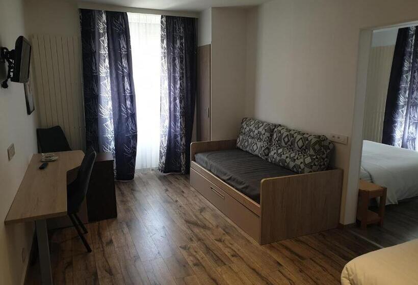 חדר סטנדרט עם סלון, Logis Hotel Restaurant Le Faudé