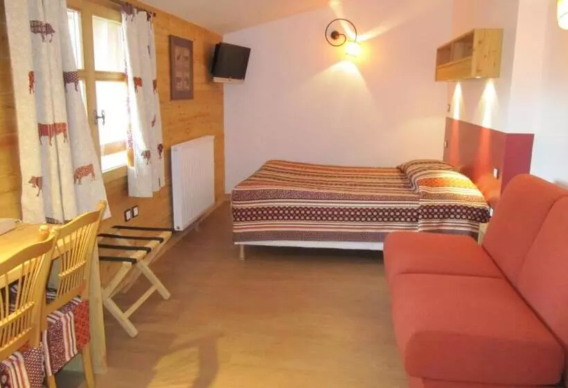 コンフォートルーム, Logis Hôtel Les Peupliers