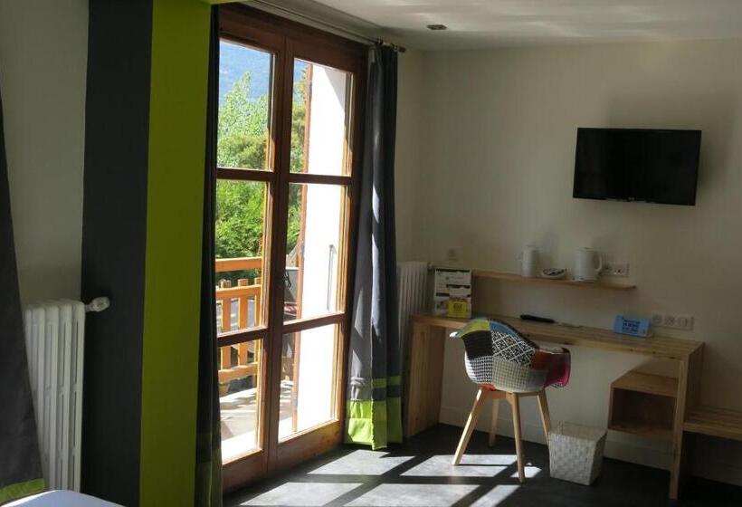 高级大房间, Logis Hôtel Les Peupliers