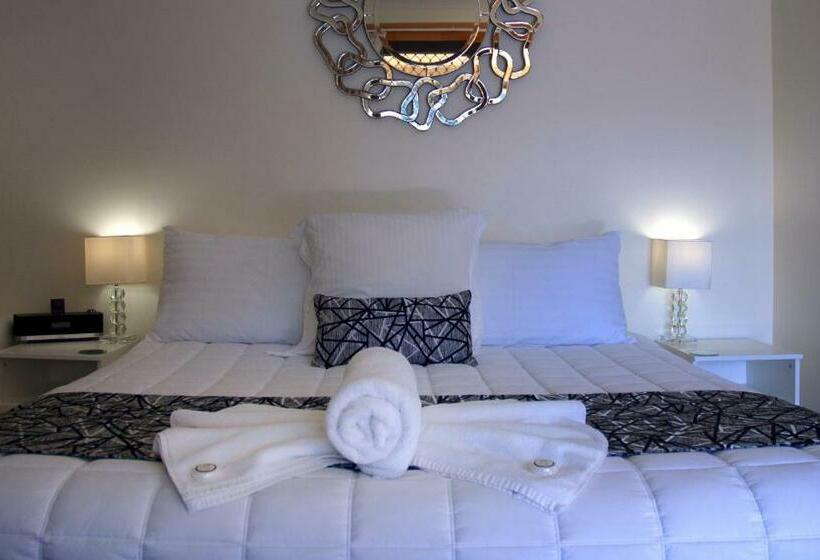 اتاق لوکس با تخت بزرگ, Karuah Motor Inn