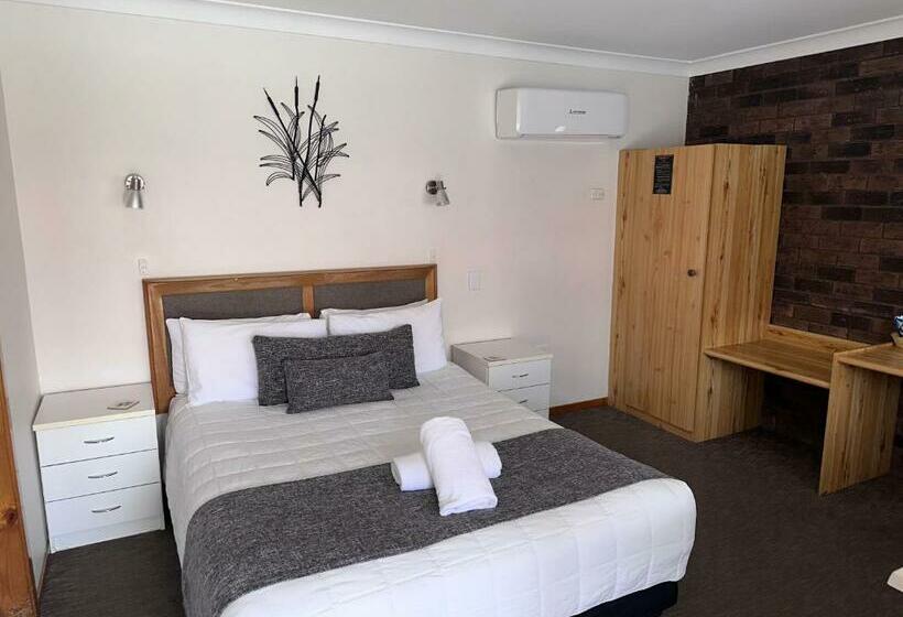 اتاق لوکس, Karuah Motor Inn