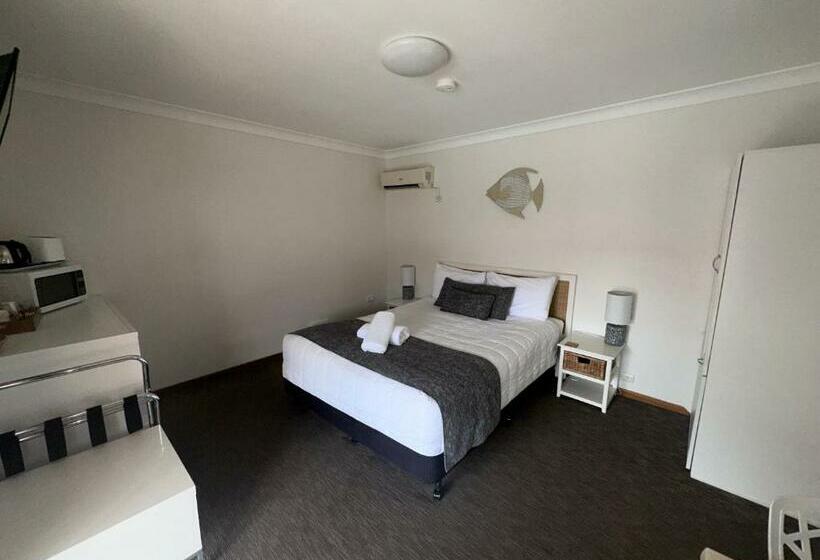 اتاق لوکس, Karuah Motor Inn