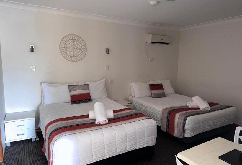 اتاق لوکس, Karuah Motor Inn