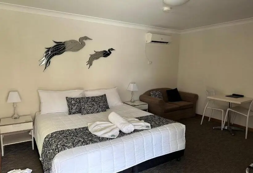 キングサイズベッドのデラックスルーム, Karuah Motor Inn