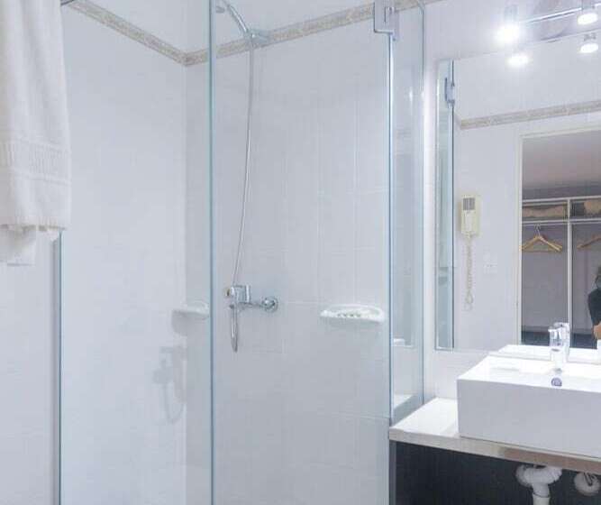 اتاق استاندارد سه نفره, Gran Hotel Paraná