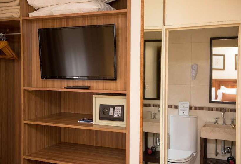 חדר משפחתי, Del Bosque Apart