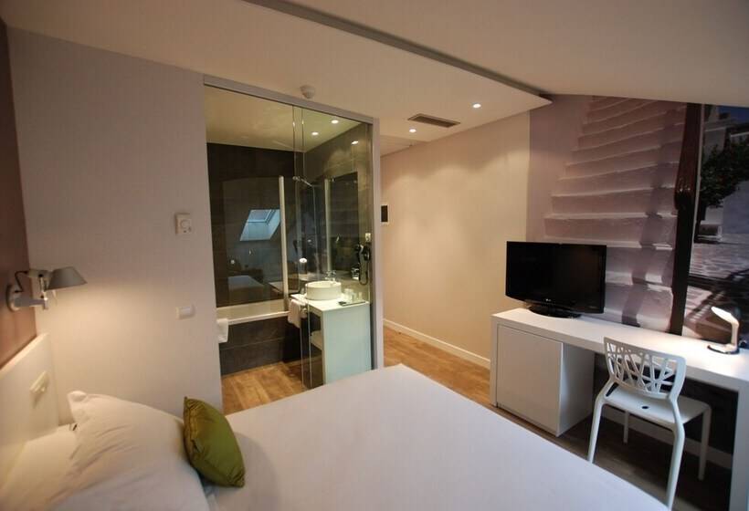 デラックスルーム, Andia