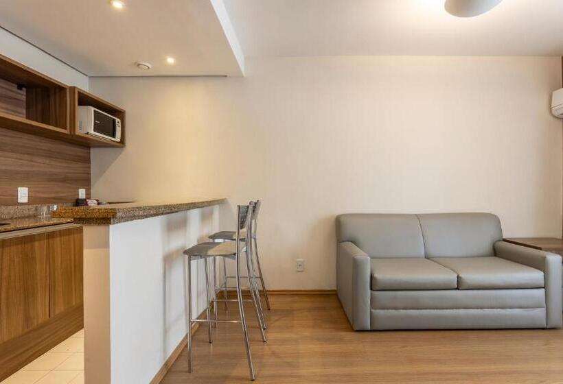 Номер Deluxe, Blue Tree Towers Millenium Porto Alegre