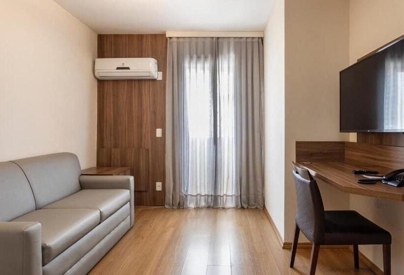 Номер Deluxe, Blue Tree Towers Millenium Porto Alegre