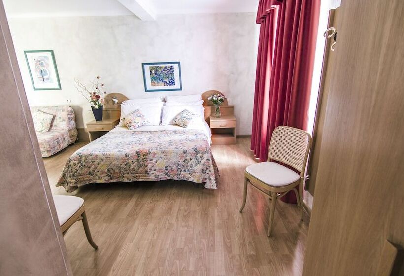 חדר סטנדרט לשלושה, Centro