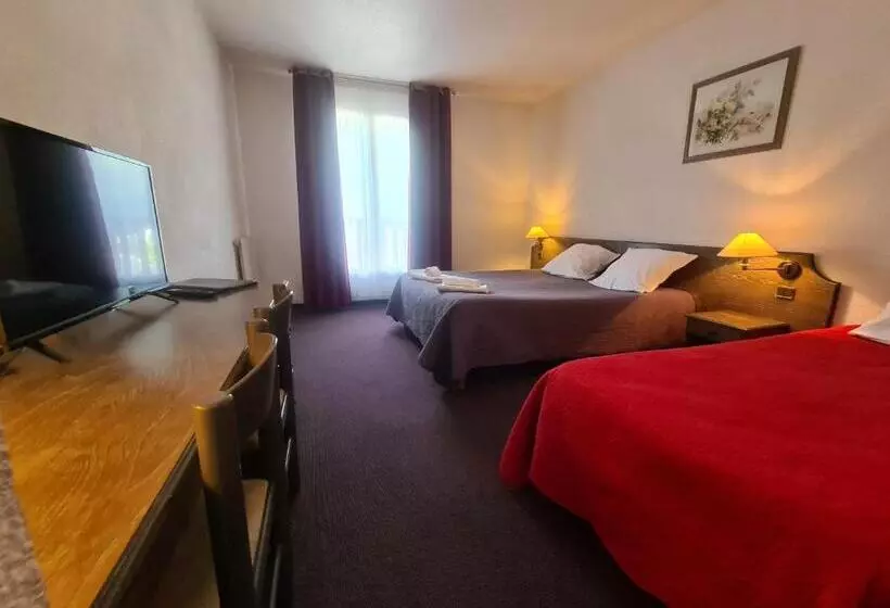 Standard Kolmen Hengen Huone, Hôtel Le Montaigu
