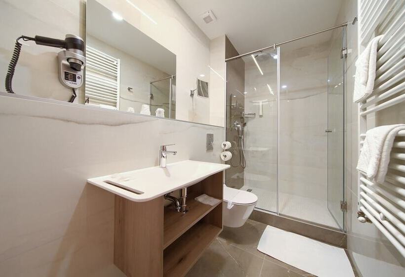 غرفة سوبيريور مطلّة علي البحر, Kanajt