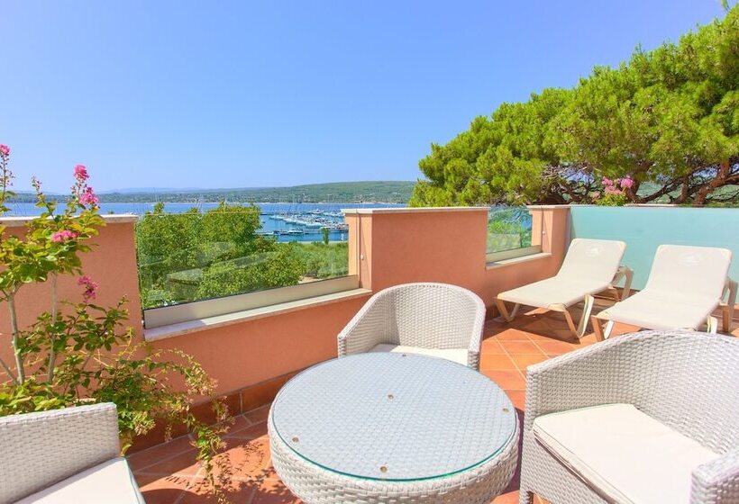 غرفة سوبيريور مطلّة علي البحر, Kanajt