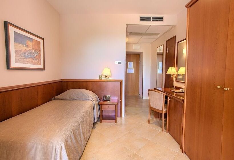 غرفة قياسية فردية, Kanajt