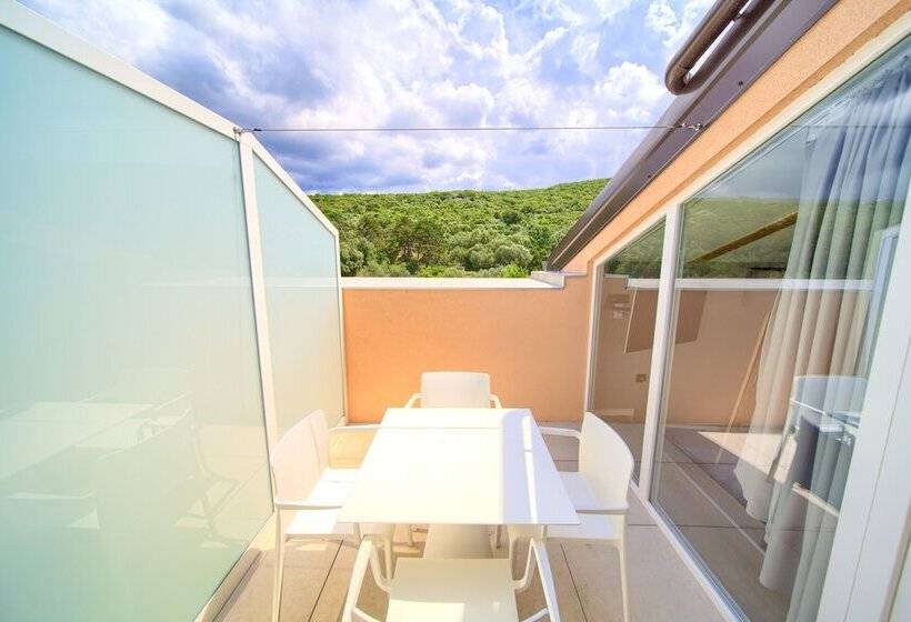 شقة غرفة واحدة, Kanajt