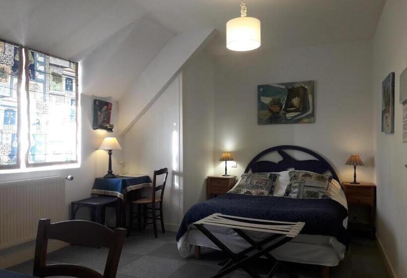 コンフォートトリプルルーム, Logishotels Le Relais Du Quercy