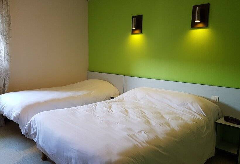 Номер Стандарт Трехместный, Le Saint Vincent Lyon Sud