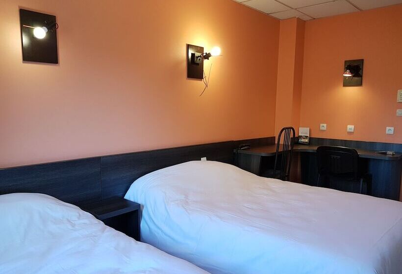 Номер Стандарт Трехместный, Le Saint Vincent Lyon Sud