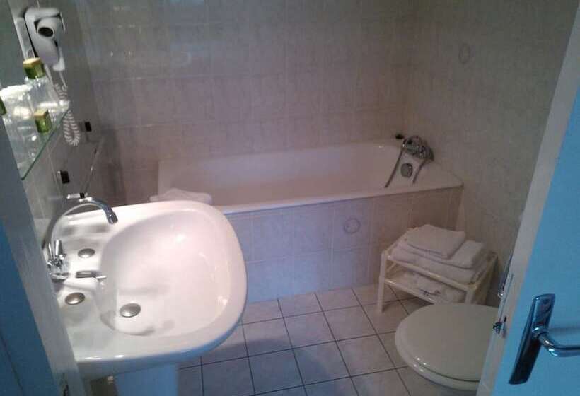 חדר קומפורט לשלושה, Logis Le Franco Belge