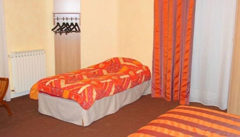 جناح عائلي, Logis Hotel Restaurant Le Grand Turc