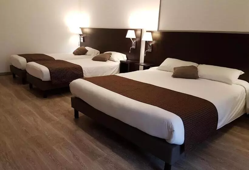 اتاق استاندارد چهار تخته, Nevers