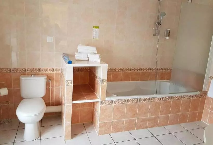 اتاق استاندارد چهار تخته, Nevers