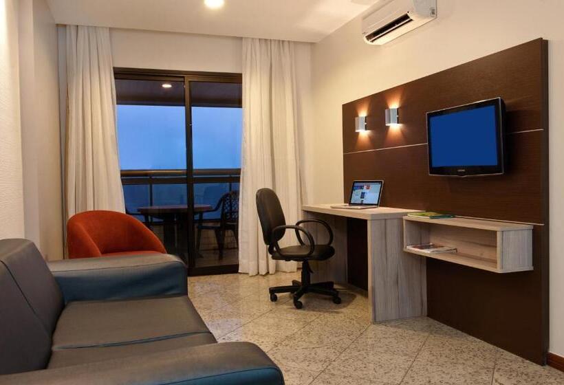 带海景的复工套房, Quality Suites Vila Velha